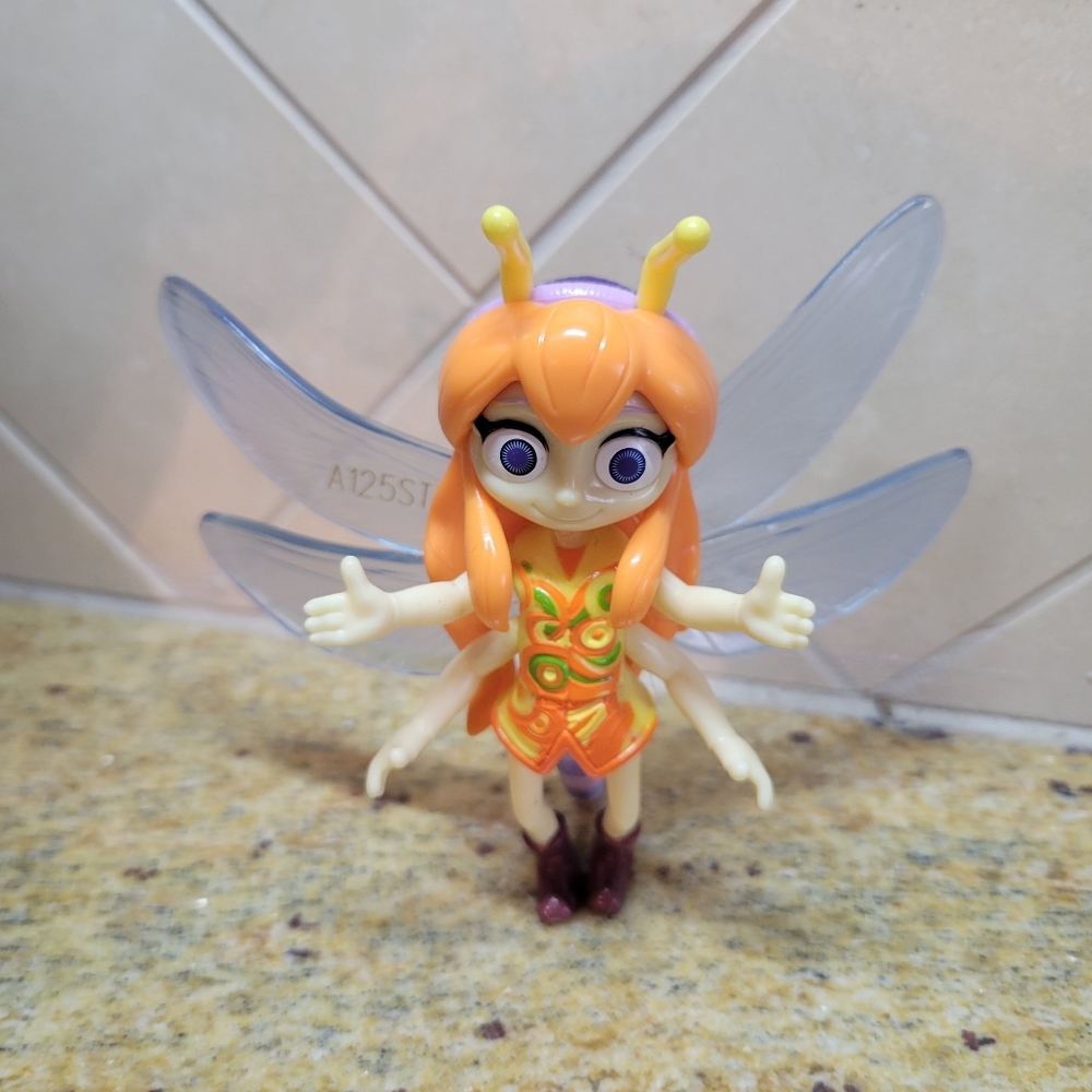 Beat Bugs Lucy the Dragonfly Figure